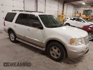 2005 Ford Expedition Eddie Bauer with VIN 1FMPU17525LA53438, listed as a IAAI auction lot 42009086 with 171,363 mi miles. Bid and sale history available at carsss.com. Image 1.