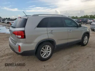 2015 Kia Sorento LX with VIN 5XYKTCA61FG617141, listed as a Copart auction lot 62824255 with 105,796 mi miles and Clean title. Bid and sale history available at DreamBid. Image 3.