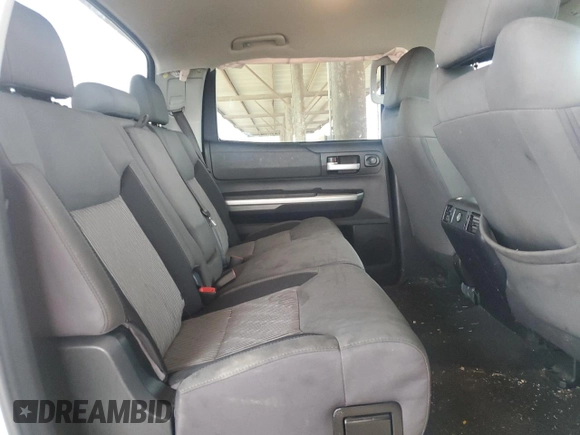 2017 Toyota Tundra SR5 z VIN 5TFEW5F15HX224577, wystawiony jako Copart lot #55704725 z przebiegiem 86 979 mil mil oraz Szkoda całkowita • Salvage title. Historia ofert i sprzedaży dostępna na DreamBid. Obrazek 10.