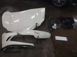 2024 Ferrari 296 GTB z VIN ZFF99SLA6R0303425, wystawiony jako IAAI lot #39193585 z przebiegiem Nie podano mil oraz . Historia ofert i sprzedaży dostępna na DreamBid. Obrazek 11.