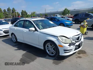 2013 Mercedes-Benz C C 250 Sport with VIN WDDGF4HB7DR291503, listed as a IAAI auction lot 42132021 with 118,289 mi miles. Bid and sale history available at carsss.com. Image 1.