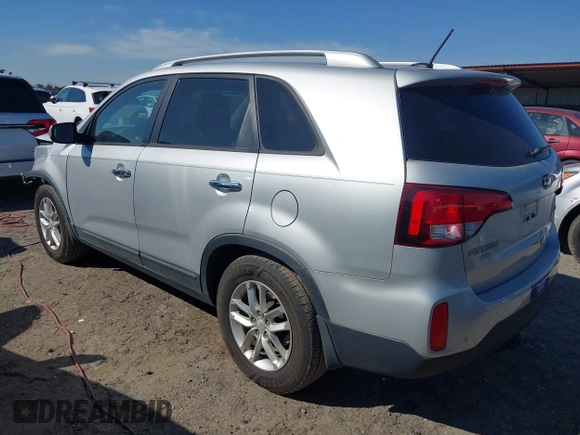 2014 Kia Sorento LX z VIN 5XYKT3A69EG437937, wystawiony jako IAAI lot #41834416 z przebiegiem 208 671 mil mil oraz . Historia ofert i sprzedaży dostępna na DreamBid. Obrazek 3.