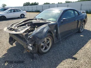 2004 Ford Mustang GT Deluxe z VIN 1FAFP42X64F137315, wystawiony jako Copart lot #52577925 z przebiegiem 210 557 mil mil oraz Szkoda całkowita • Salvage title. Historia ofert i sprzedaży dostępna na DreamBid. Obrazek 1.
