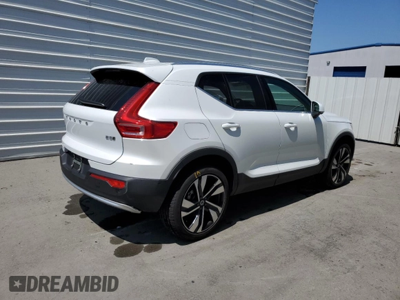 2025 Volvo XC40 Plus Bright Theme с VIN YV4L12UE8S2505753, выставлен на аукционе Copart как лот 60558845 с пробегом 3 688 миль миль и Чистый • Clean title. История ставок и продаж доступна на DreamBid. Изображение 3.