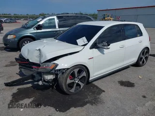 2015 Volkswagen GTI S z VIN 3VW5T7AU3FM019247, wystawiony jako IAAI lot #42374418 z przebiegiem 138 436 mil mil oraz . Historia ofert i sprzedaży dostępna na DreamBid. Obrazek 2.