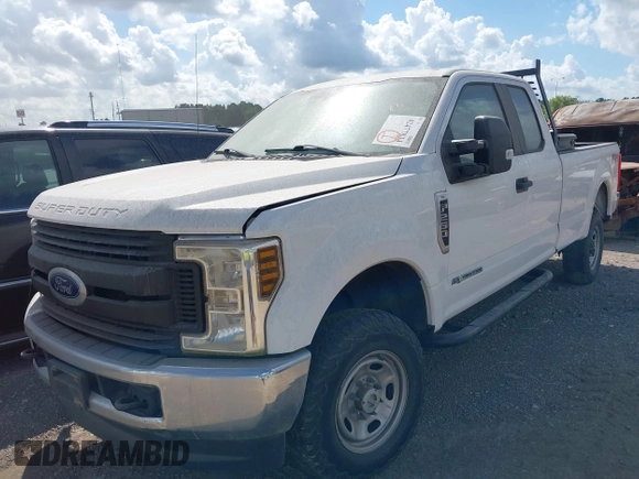 2018 Ford F-250 XL with VIN 1FT7X2BT2JEC25506, listed as a IAAI auction lot 42477834 with 118,703 mi miles and . Bid and sale history available at DreamBid. Image 17.