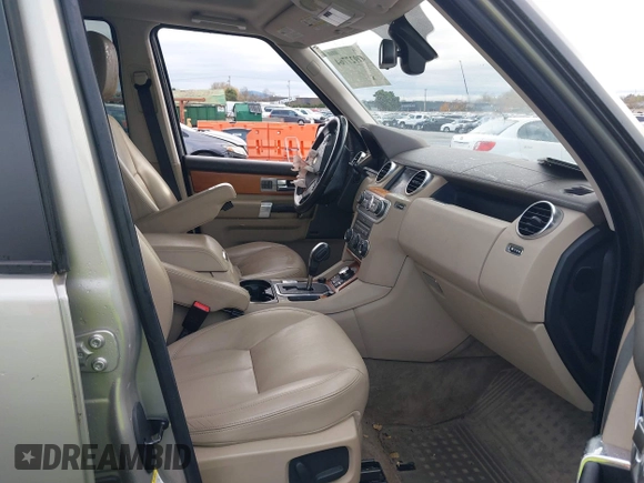 2010 Land Rover LR4 Lux with VIN SALAK2D44AA545808, listed as a IAAI auction lot 40927764 with 114,042 mi miles and . Bid and sale history available at DreamBid. Image 5.