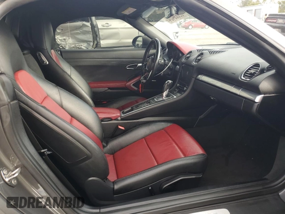 2017 Porsche 718 Boxster z VIN WP0CA2A8XHS221955, wystawiony jako Copart lot #39600404 z przebiegiem 52 979 mil mil oraz . Historia ofert i sprzedaży dostępna na DreamBid. Obrazek 10.