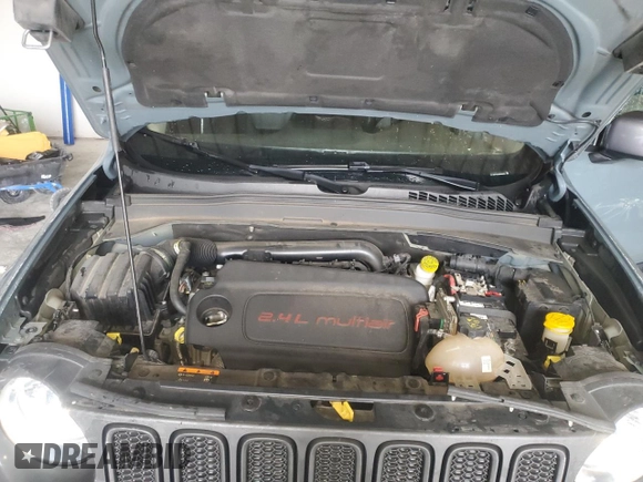 2016 Jeep Renegade Trailhawk z VIN ZACCJBCT4GPD56550, wystawiony jako Copart lot #51323725 z przebiegiem 207 584 mil mil oraz Szkoda całkowita • Salvage title. Historia ofert i sprzedaży dostępna na DreamBid. Obrazek 13.