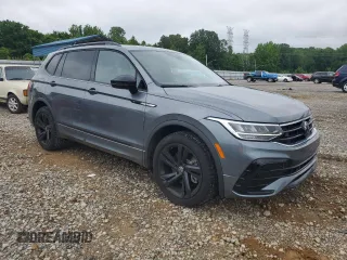2024 Volkswagen Tiguan SE R-Line Black z VIN 3VVCB7AX0RM109453, wystawiony jako Copart lot #55973745 z przebiegiem 9 620 mil mil oraz Czysty tytuł • Clean title. Historia ofert i sprzedaży dostępna na DreamBid. Obrazek 4.