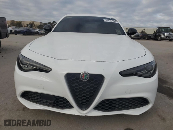 2019 Alfa Romeo Giulia Sport with VIN ZARFAMAN1K7619490, listed as a Copart auction lot 86025104 with 35,267 mi miles and Clean Title. Bid and sale history available at carsss.com. Image 5.
