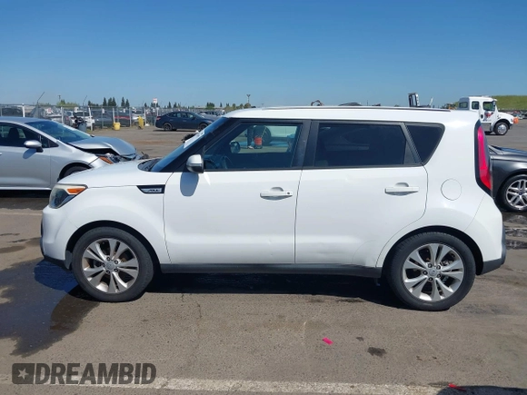 2014 Kia Soul + with VIN KNDJP3A58E7036528, listed as a IAAI auction lot 42014997 with 156,853 mi miles. Bid and sale history available at carsss.com. Image 14.