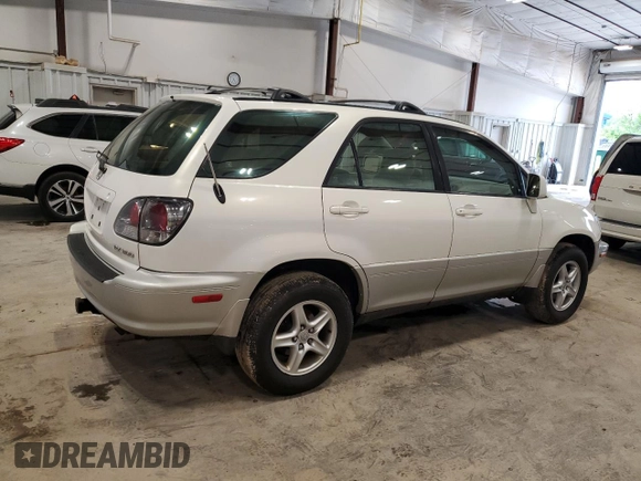 2003 Lexus RX 300 with VIN JTJHF10U030298982, listed as a Copart auction lot 61236885 with 232,276 mi miles and Non repairable. Bid and sale history available at DreamBid. Image 3.