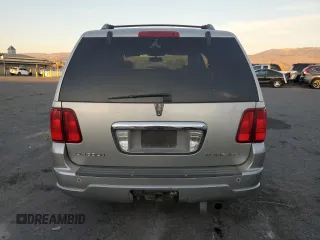 2005 Lincoln Navigator Luxury with VIN 5LMFU27565LJ02977, listed as a Copart auction lot 84106204 with 181,795 mi miles and Salvage Title. Bid and sale history available at carsss.com. Image 6.