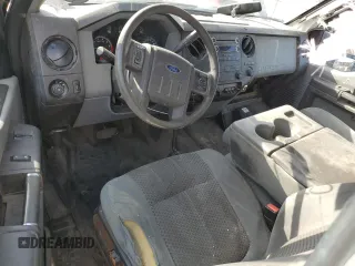 2014 Ford F-250 XL z VIN 1FT7X2B60EEB80260, wystawiony jako Copart lot #51664195 z przebiegiem 267 176 mil mil oraz Szkoda całkowita • Salvage title. Historia ofert i sprzedaży dostępna na DreamBid. Obrazek 8.