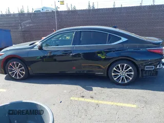 2019 Lexus ES 300h with VIN JTHB21B11K2024098, listed as a IAAI auction lot 42082628 with 92,280 mi miles and . Bid and sale history available at DreamBid. Image 15.