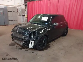2013 MINI Cooper Hardtop S with VIN WMWSV3C57DT390101, listed as a IAAI auction lot 41473831 with 92,320 mi miles. Bid and sale history available at carsss.com. Image 17.