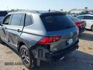 2020 Volkswagen Tiguan SE with VIN 3VV3B7AXXLM137641, listed as a IAAI auction lot 41830400 with 68,067 mi miles and . Bid and sale history available at DreamBid. Image 17.