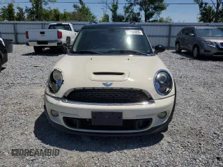 2014 MINI Clubman S z VIN WMWZG3C50ET801008, wystawiony jako Copart lot #57430295 z przebiegiem 145 264 mil mil oraz Szkoda całkowita • Salvage title. Historia ofert i sprzedaży dostępna na DreamBid. Obrazek 5.