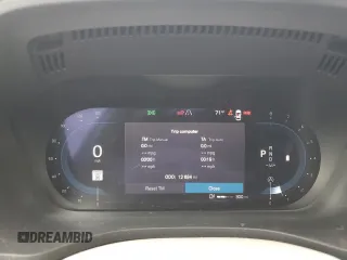 2024 Volvo XC60 Core Dark Theme z VIN YV4L12RKXR1763710, wystawiony jako Copart lot #48162225 z przebiegiem 12 694 mil mil oraz Szkoda całkowita • Salvage title. Historia ofert i sprzedaży dostępna na DreamBid. Obrazek 9.