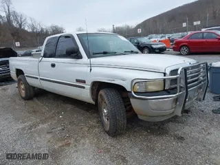 1998 Dodge Ram 2500 with VIN 1B7KC2369WJ172784, listed as a IAAI auction lot 41607611 with 277,488 mi miles. Bid and sale history available at carsss.com. Image 1.