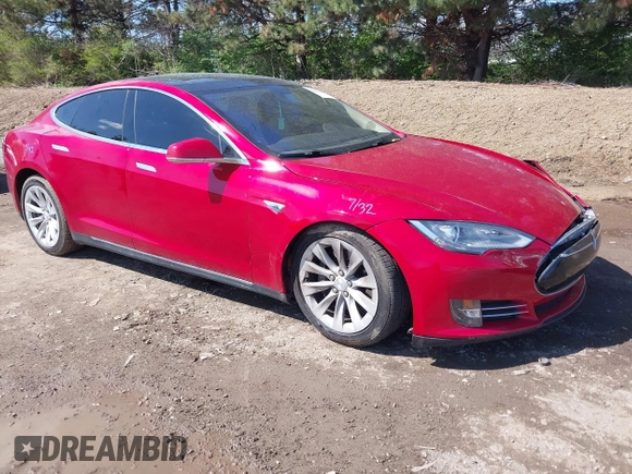 2014 Tesla Model S 60 with VIN 5YJSA1H11EFP37791, listed as a IAAI auction lot 41995504 with 84,371 mi miles and . Bid and sale history available at DreamBid. Image 1.