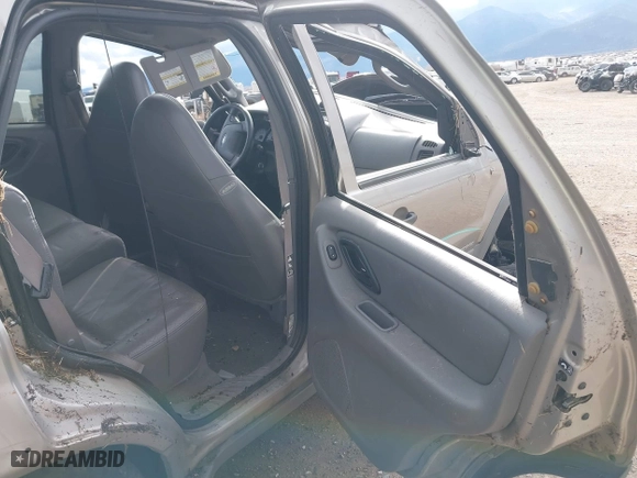 2001 Ford Escape XLT with VIN 1FMCU04151KB58369, listed as a IAAI auction lot 40711508 with 1 mi miles. Bid and sale history available at carsss.com. Image 8.