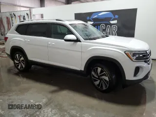 2024 Volkswagen Atlas SEL with VIN 1V2BR2CA1RC516585, listed as a Copart auction lot 44335095 with 17,611 mi miles and Clean title. Bid and sale history available at DreamBid. Image 4.