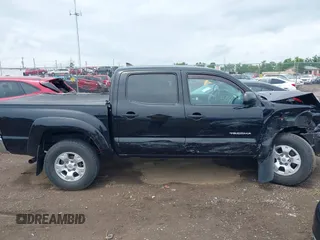 2015 Toyota Tacoma z VIN 3TMLU4EN1FM203143, wystawiony jako IAAI lot #42445912 z przebiegiem 57 444 mil mil oraz . Historia ofert i sprzedaży dostępna na DreamBid. Obrazek 13.