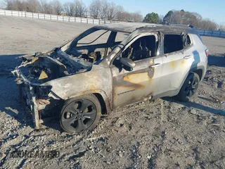 2019 Jeep Compass Latitude w/Sun/Wheel Pkg with VIN 3C4NJCBB2KT782410, listed as a IAAI auction lot 41679545 with Not Provided miles. Bid and sale history available at carsss.com. Image 2.