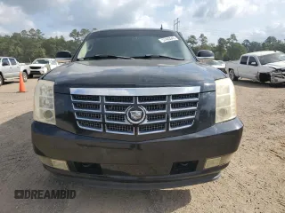 2007 Cadillac Escalade z VIN 1GYEC63867R288916, wystawiony jako Copart lot #57483545 z przebiegiem 175 344 mil mil oraz Szkoda całkowita • Salvage title. Historia ofert i sprzedaży dostępna na DreamBid. Obrazek 5.