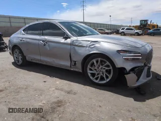 2022 Genesis G70 2.0T z VIN KMTG34TA2NU095874, wystawiony jako Copart lot #56803375 z przebiegiem 61 492 mil mil oraz Szkoda całkowita • Salvage title. Historia ofert i sprzedaży dostępna na DreamBid. Obrazek 4.