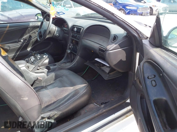 2000 Ford Mustang with VIN 1FAFP4041YF279330, listed as a IAAI auction lot 42047416 with 155,740 mi miles. Bid and sale history available at carsss.com. Image 5.