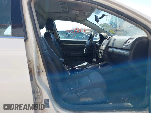 2006 Volkswagen Jetta 2.5L z VIN 3VWSF71K76M788634, wystawiony jako IAAI lot #41789391 z przebiegiem 180 683 mil mil oraz . Historia ofert i sprzedaży dostępna na DreamBid. Obrazek 5.