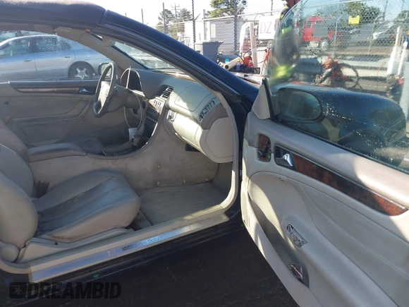 2003 Mercedes-Benz CLK 320 with VIN WDBLK65G63T131225, listed as a IAAI auction lot 42060339 with 162,918 mi miles and . Bid and sale history available at DreamBid. Image 5.