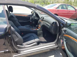 2006 Mercedes-Benz CLK 350 z VIN WDBTK56FX6T074273, wystawiony jako IAAI lot #42336993 z przebiegiem 102 086 mil mil oraz . Historia ofert i sprzedaży dostępna na DreamBid. Obrazek 5.