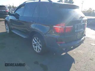 2012 BMW X5 35i z VIN 5UXZV4C50CL744724, wystawiony jako IAAI lot #41635239 z przebiegiem 166 363 mil mil oraz . Historia ofert i sprzedaży dostępna na DreamBid. Obrazek 3.