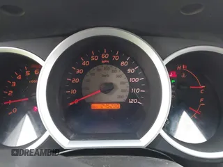 2005 Toyota Tacoma z VIN 5TEUU42N35Z060609, wystawiony jako IAAI lot #42119427 z przebiegiem 245 280 mil mil oraz . Historia ofert i sprzedaży dostępna na DreamBid. Obrazek 7.