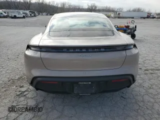 2022 Porsche Taycan z VIN WP0AA2Y10NSA13050, wystawiony jako Copart lot #82279554 z przebiegiem Nie podano mil oraz Szkoda całkowita • Salvage title. Historia ofert i sprzedaży dostępna na DreamBid. Obrazek 6.