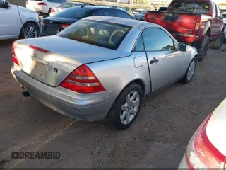 1998 Mercedes-Benz SLK 230/320 with VIN WDBKK47F8WF008582, listed as a IAAI auction lot 41958516 with 137,130 mi miles and . Bid and sale history available at DreamBid. Image 4.