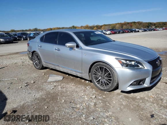 2013 Lexus LS 460 z VIN JTHCL5EF7D5017562, wystawiony jako Copart lot #77442404 z przebiegiem 165 491 mil mil oraz Czysty tytuł • Clean title. Historia ofert i sprzedaży dostępna na DreamBid. Obrazek 4.