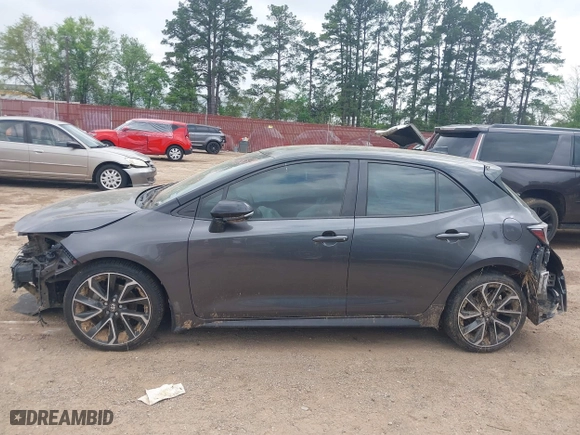 2021 Toyota Corolla Hatchback XSE with VIN JTNC4MBE0M3117174, listed as a IAAI auction lot 41885744 with 58,418 mi miles. Bid and sale history available at carsss.com. Image 15.