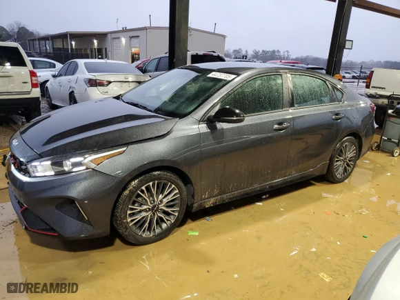 2022 Kia Forte GT-Line with VIN 3KPF54AD8NE469307, listed as a Copart auction lot 44737705 with 48,933 mi miles and Salvage Title. Bid and sale history available at carsss.com. Image 1.