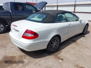 2007 Mercedes-Benz CLK 3.5L with VIN WDBTK56F47T075999, listed as a IAAI auction lot 41915608 with 164,654 mi miles. Bid and sale history available at carsss.com. Image 4.