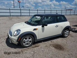 2012 MINI Hardtop с VIN WMWSU3C56CT255824, выставлен на аукционе Copart как лот 62178975 с пробегом 130 622 миль миль и Списание • Salvage title. История ставок и продаж доступна на DreamBid. Изображение 1.