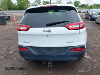 2016 Jeep Cherokee Sport z VIN 1C4PJMAS5GW268097, wystawiony jako IAAI lot #42211745 z przebiegiem 101 496 mil mil oraz . Historia ofert i sprzedaży dostępna na DreamBid. Obrazek 16.
