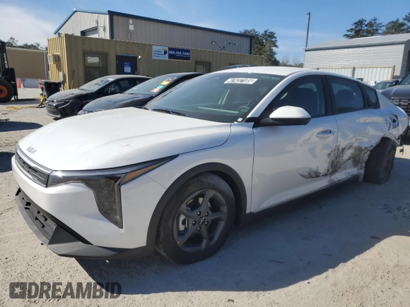 2025 Kia K4 LXS with VIN 3KPFT4DE3SE057785, listed as a Copart auction lot 47437105 with 1,716 mi miles and Salvage Title. Bid and sale history available at carsss.com. Image 1.