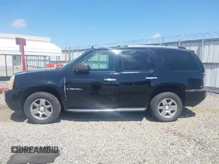 2007 GMC Yukon Denali z VIN 1GKFK63897J315297, wystawiony jako IAAI lot #42312272 z przebiegiem 255 888 mil mil oraz . Historia ofert i sprzedaży dostępna na DreamBid. Obrazek 14.