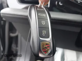 2022 Porsche Taycan 4S z VIN WP0AB2Y12NSA43485, wystawiony jako IAAI lot #42339411 z przebiegiem 16 371 mil mil oraz . Historia ofert i sprzedaży dostępna na DreamBid. Obrazek 11.