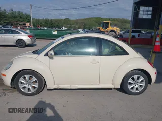 2009 Volkswagen Beetle S с VIN 3VWRG31C79M511838, выставлен на аукционе IAAI как лот 42118004 с пробегом 103 140 миль миль и . История ставок и продаж доступна на DreamBid. Изображение 14.